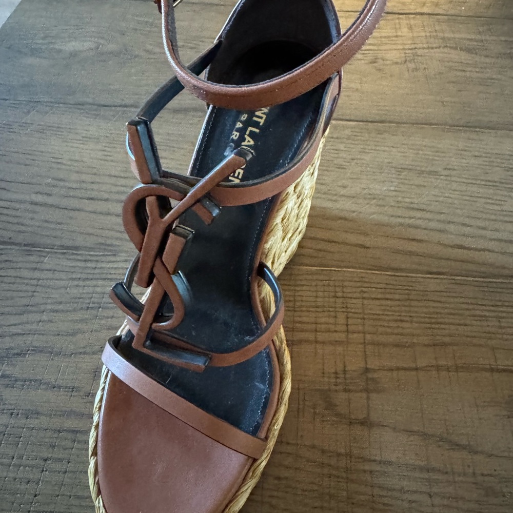 Saint Laurent Cassandra YSL Logo Raffia wedge sandal in New Papaya.  Size 36 - Picture 4 of 16